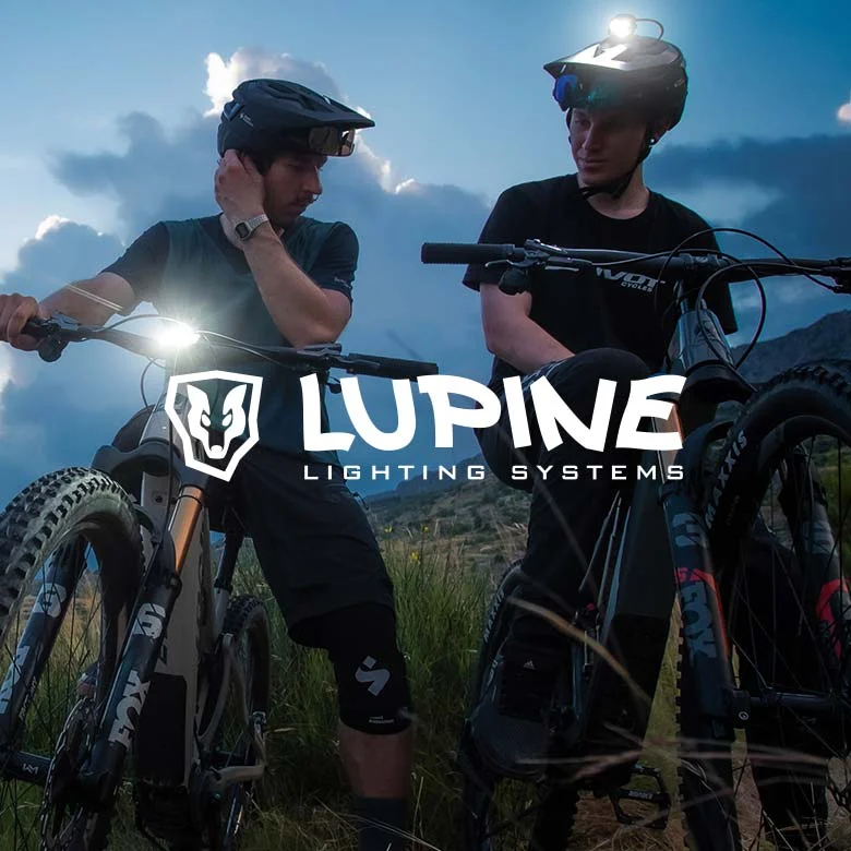 Lupine Fahrradlicht an zwei Mountainbikes im Testcenter Hamburg